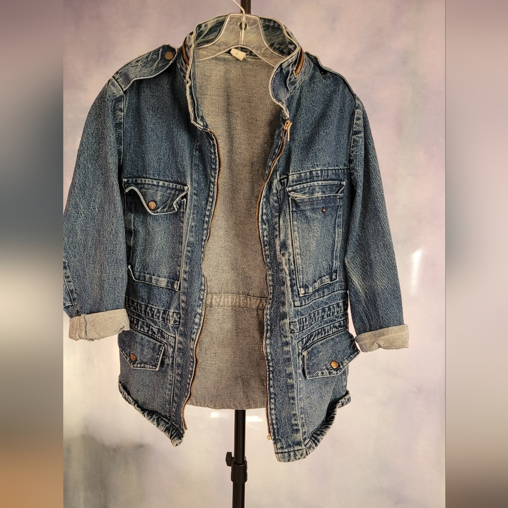 Incredible vintage oversized jean jacket!